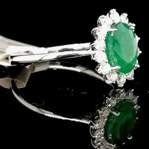 Emerald & Diamond 18ct Ring