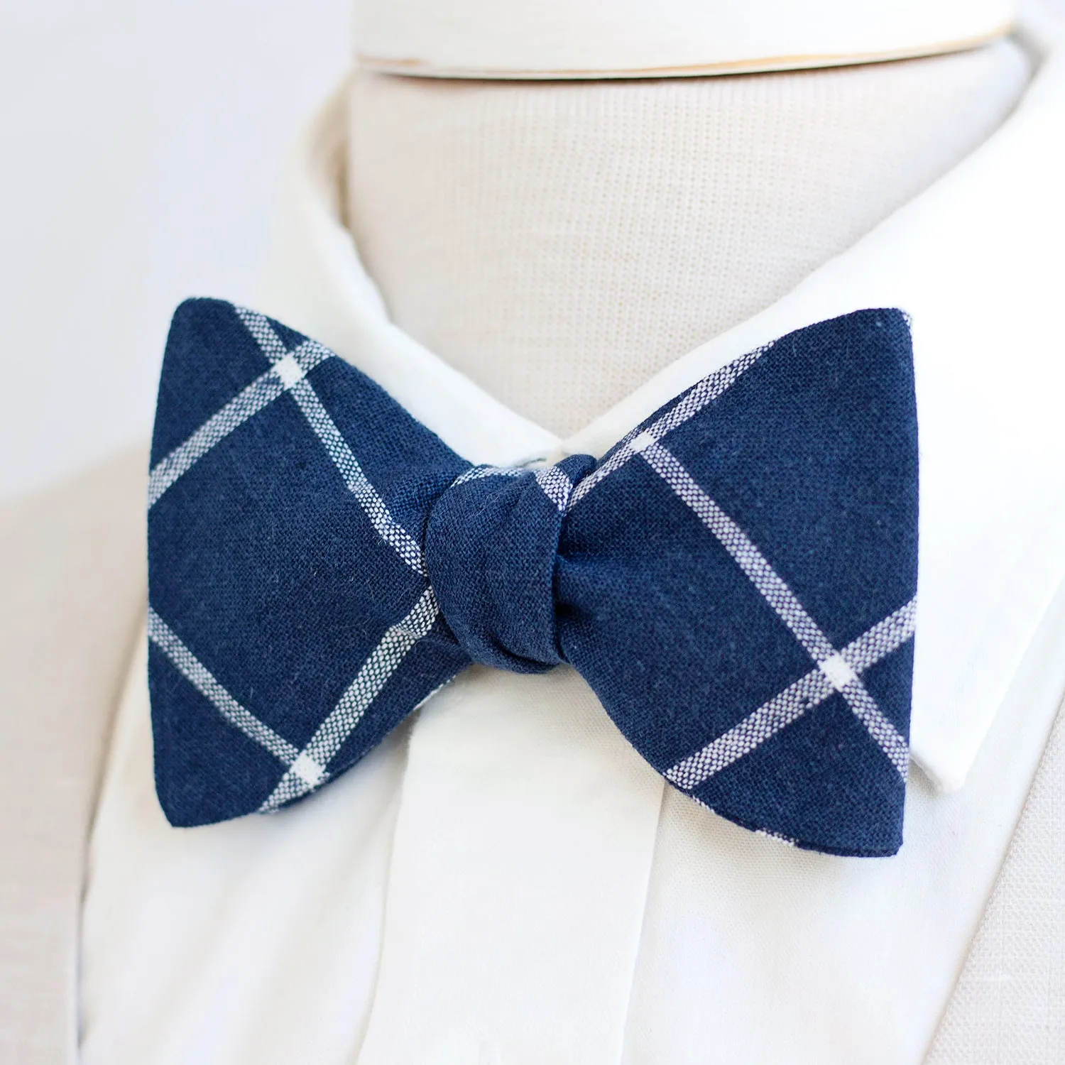 Men's Pocket Square / Navy Linen Window Pane